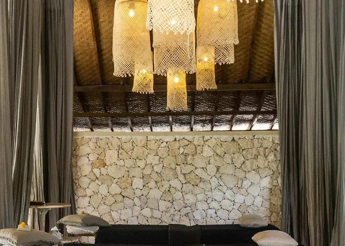 The Raja Lima Hotel Polilit